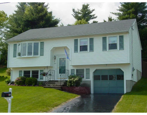 Unit for sale at 275 Trolley St, Manchester, NH 03103