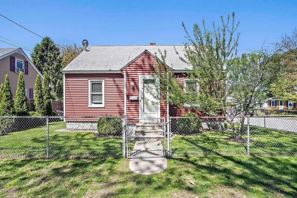 Unit for sale at 159 S Lincoln St, Manchester, NH 03103