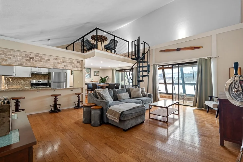 Unit for sale at 7 Eaglehead Ter, Shrewsbury, MA 01545