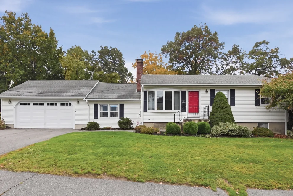 Unit for sale at 92 Applewood Drive, Marlborough, MA 01752