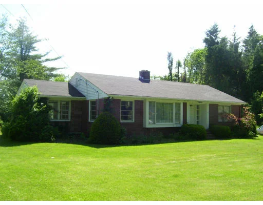 Unit for sale at 42 Greenville St, Spencer, MA 01562