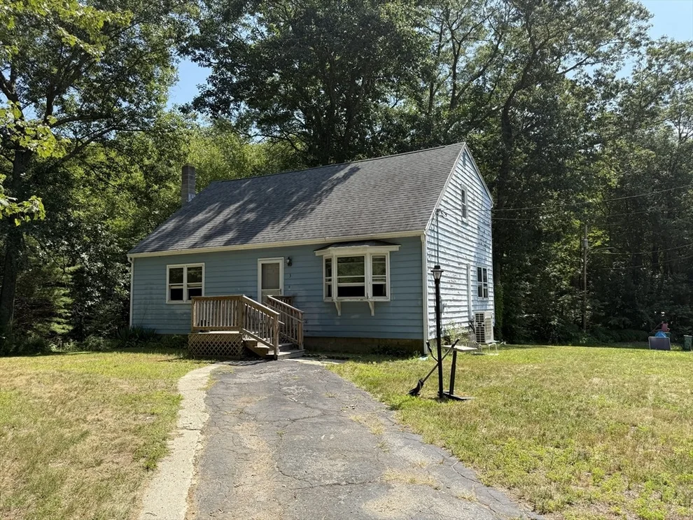 Unit for sale at 3 Oak Dr, Oxford, MA 01537