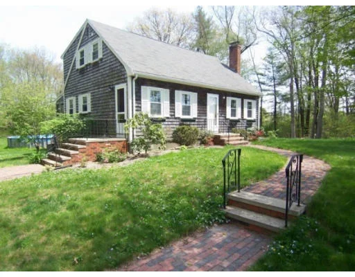 Unit for sale at 105 Elm St, Bridgewater, MA 02324