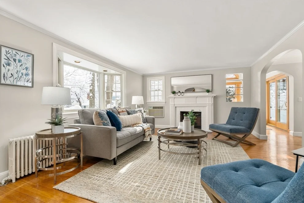 Unit for sale at 70 Craftsland Rd, Brookline, MA 02467