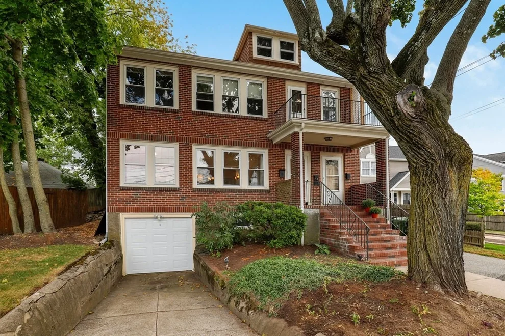 Unit for sale at 129 Waverley Ave, Watertown, MA 02472