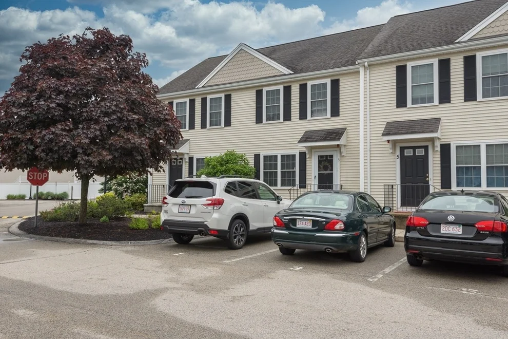 Unit for sale at 3 Boxberry Ln, Rockland, MA 02370