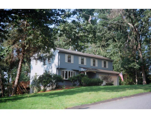 Unit for sale at 28 Surrey Lane, Holden, MA 01520