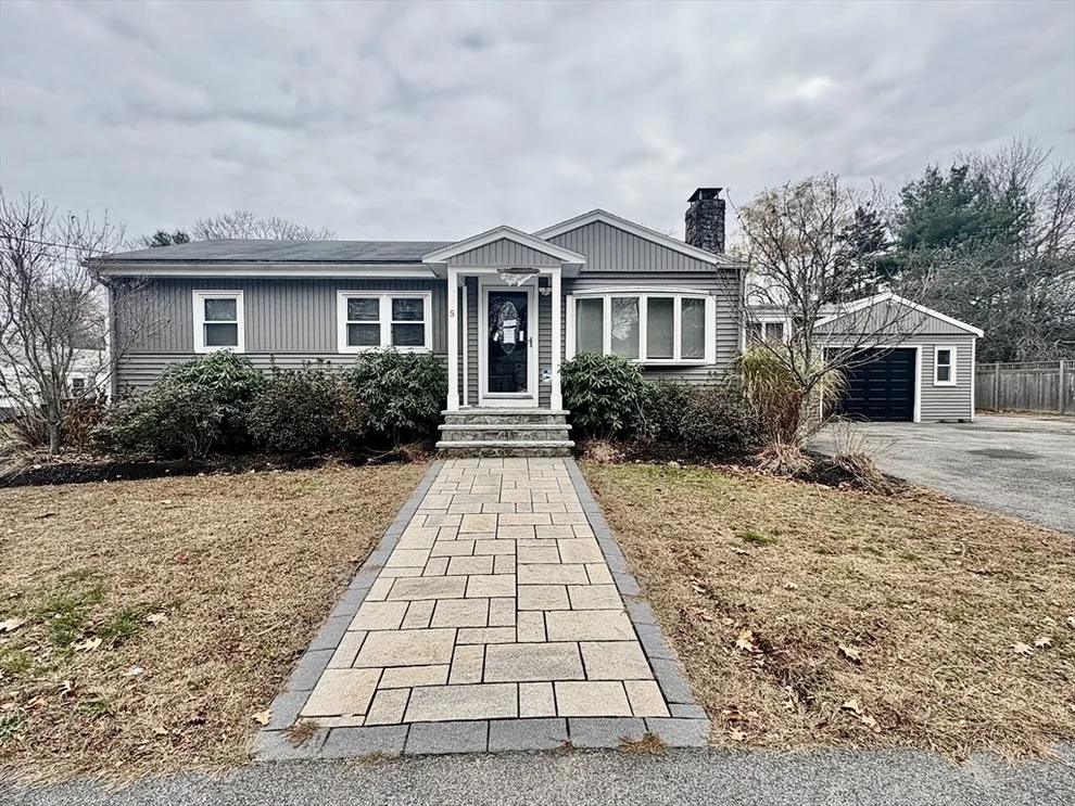 Unit for sale at 5 Wennerberg Road, Middleton, MA 01949