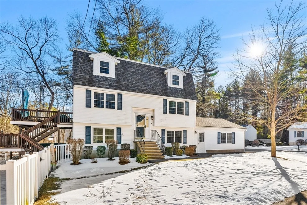 Unit for sale at 8 Satuckett Ln, Billerica, MA 01821