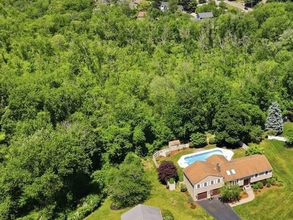 Unit for sale at 27 Tilden Cr, Weymouth, MA 02190