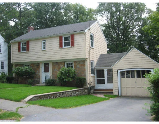 Unit for sale at 140 Reservoir Rd, Quincy, MA 02170