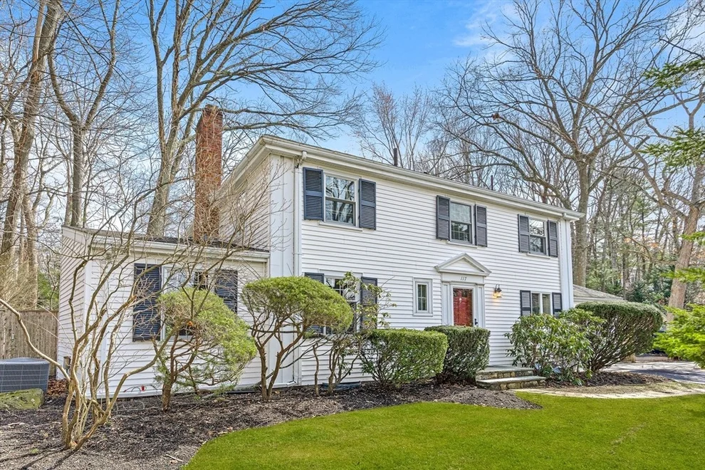 Unit for sale at 117 Elmwood Rd, Wellesley, MA 02481