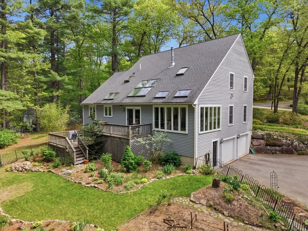 Unit for sale at 110 Flint Farm Rd, Middleton, MA 01949