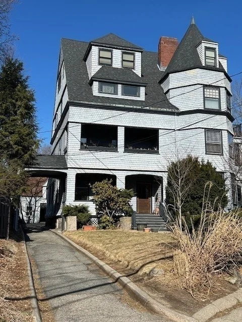 Unit for sale at 111 Davis Ave, Brookline, MA 02445