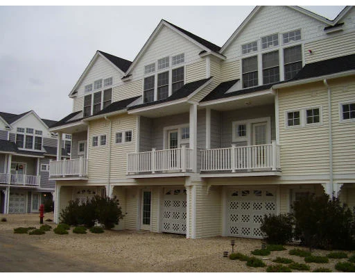 Unit for sale at 595 North End Blvd, Salisbury, MA 01952