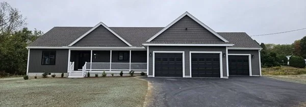 Unit for sale at 129 Elm St, Uxbridge, MA 01569