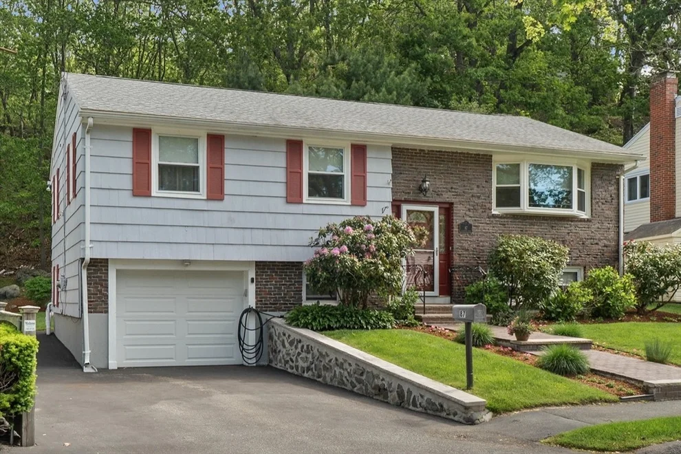Unit for sale at 87 Lockwood Rd, Lynn, MA 01904