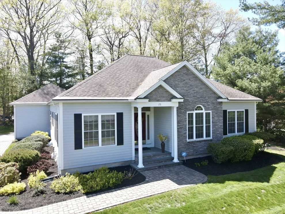 Unit for sale at 176 Mary Catherine Dr, Lancaster, MA 01523