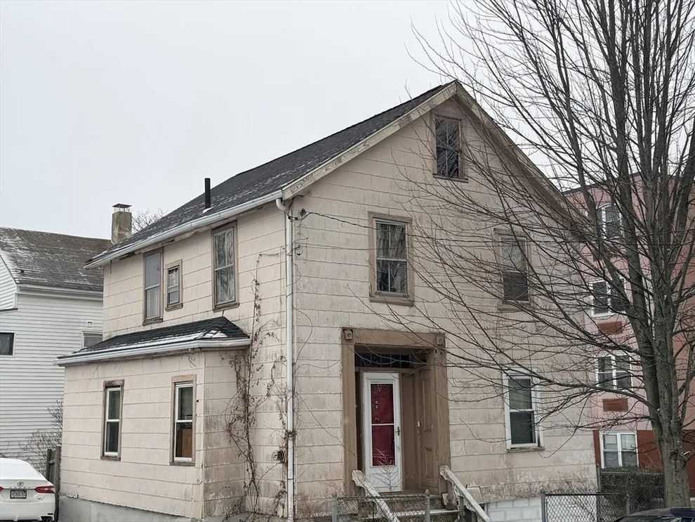 Unit for sale at 66 Sagamore St, Lynn, MA 01902