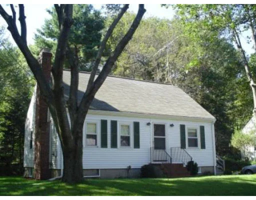 Unit for sale at 6 Ledgewood Road, Wakefield, MA 01880