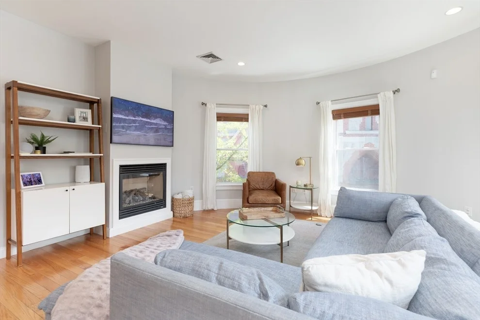 Unit for sale at 52 Warren, Boston, MA 02129