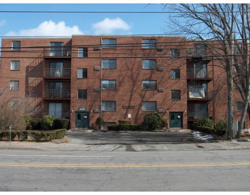 Unit for sale at 295 Main Street, Reading, MA 01867