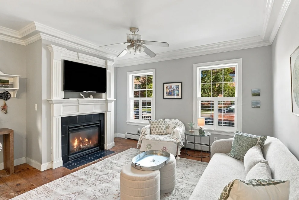 Unit for sale at 131 Merrimac St, Newburyport, MA 01950