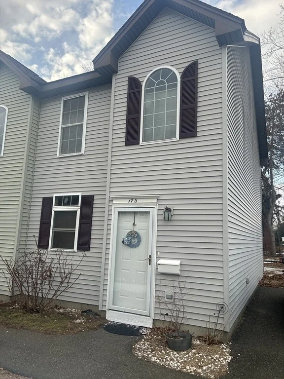Unit for sale at 17 Maine Ave, Easthampton, MA 01027