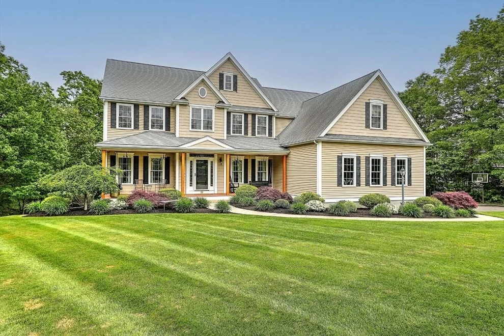 Unit for sale at 19 Mulberry Lane, Franklin, MA 02038