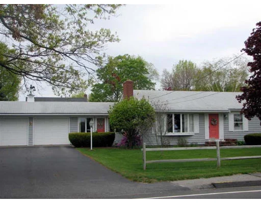 Unit for sale at 530 Oakhill Avenue, Attleboro, MA 02703