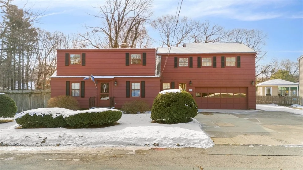 Unit for sale at 109 Lakeside Dr, Shrewsbury, MA 01545