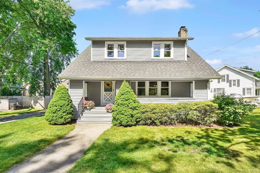 Unit for sale at 14 Glenwood Cir, Longmeadow, MA 01106