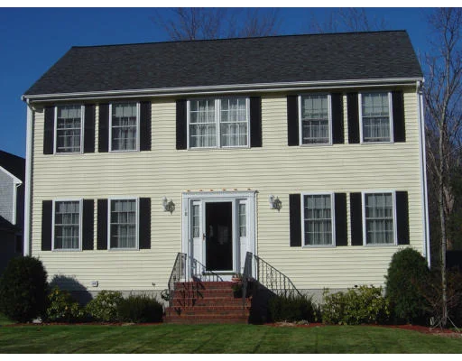 Unit for sale at 18 Oldcolony, Whitman, MA 02382