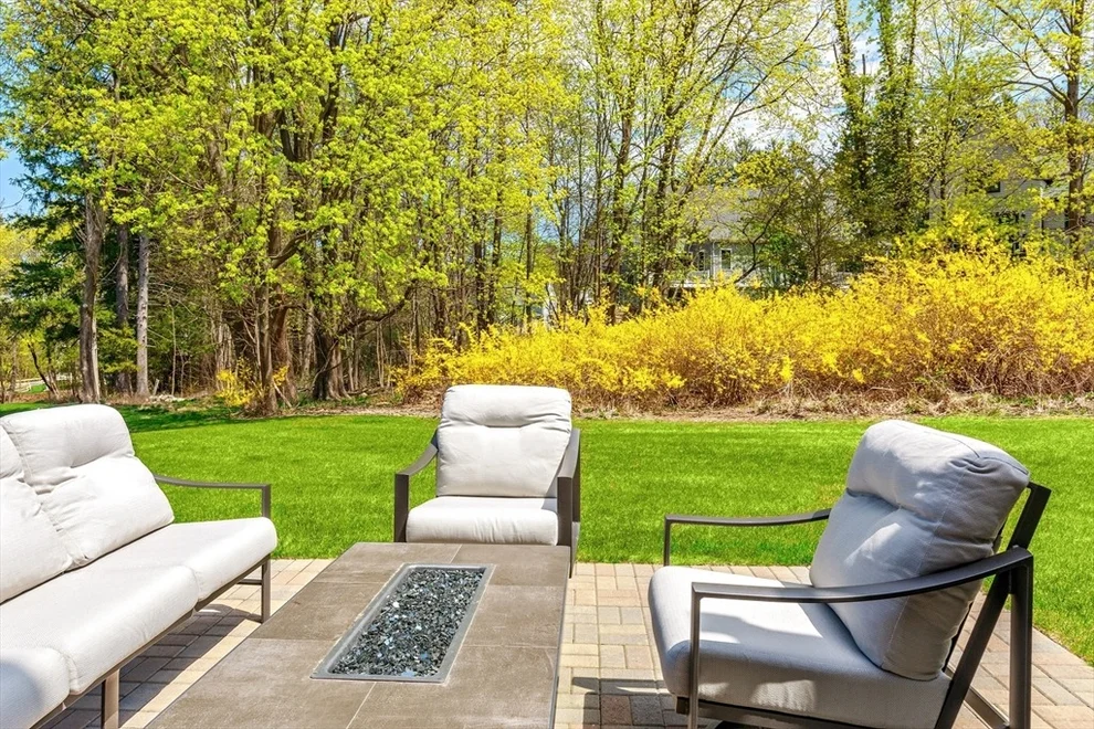 Unit for sale at 67 Wolcott Woods Lane, Milton, MA 02186