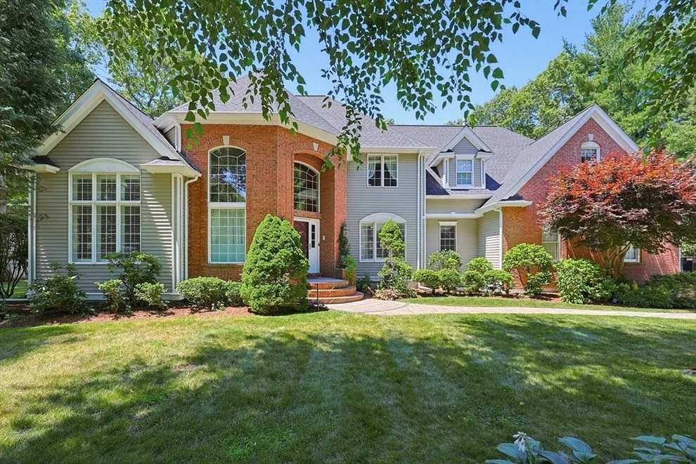 Unit for sale at 64 Deerview Way, Franklin, MA 02038