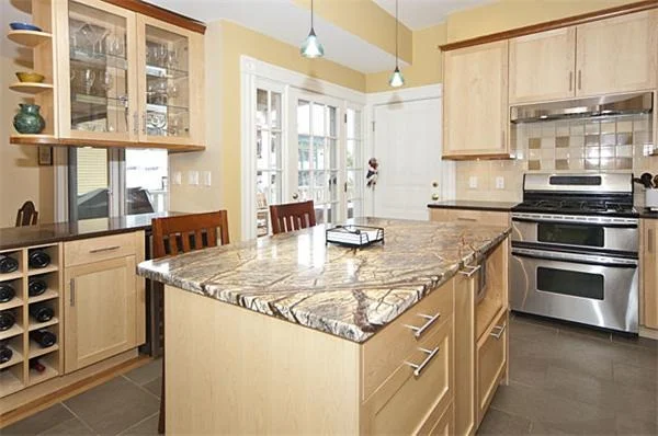Unit for sale at 594 Putnam Avenue, Cambridge, MA 02139