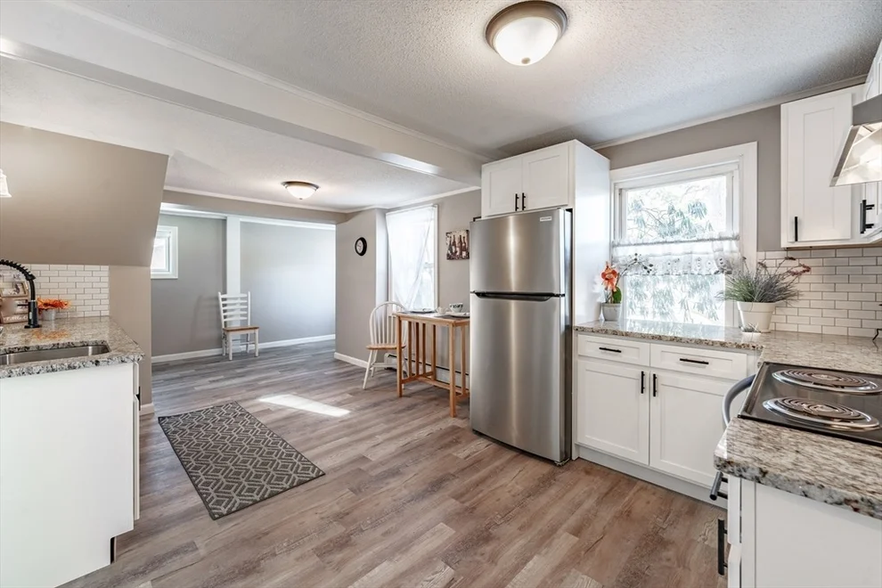 Unit for sale at 5 Pomeroy Mdw Ext, Southampton, MA 01073