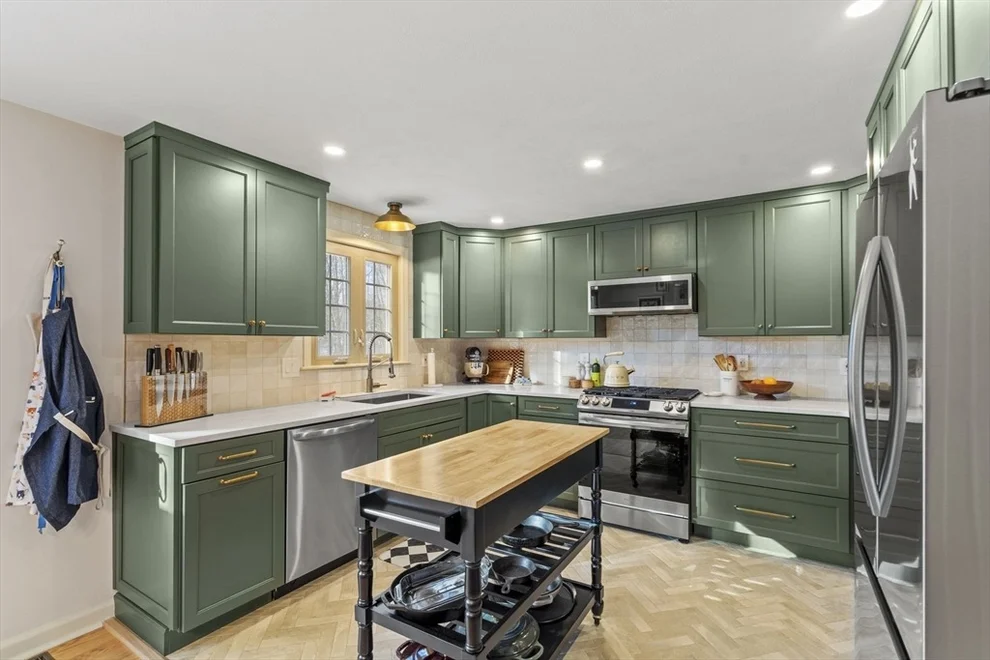 Unit for sale at 4 Apple Ridge, Maynard, MA 01754