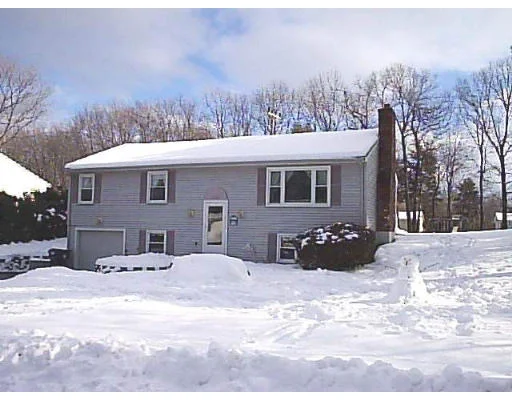 Unit for sale at 19 Clearview Rd, Holden, MA 01520