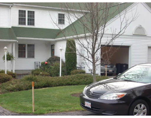 Unit for sale at 20 Robin Lane, Rockland, MA 02370