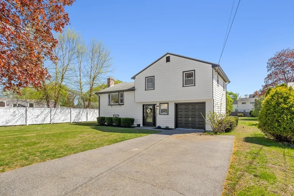 Unit for sale at 4 Dunham Rd, Framingham, MA 01701