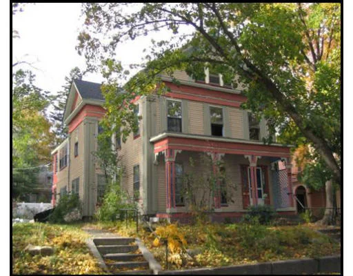 Unit for sale at 19 Oxford St, Worcester, MA 01609