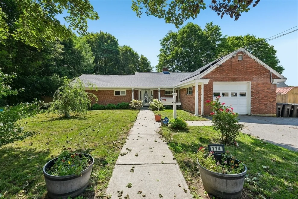 Unit for sale at 114 Rich St, Gardner, MA 01440