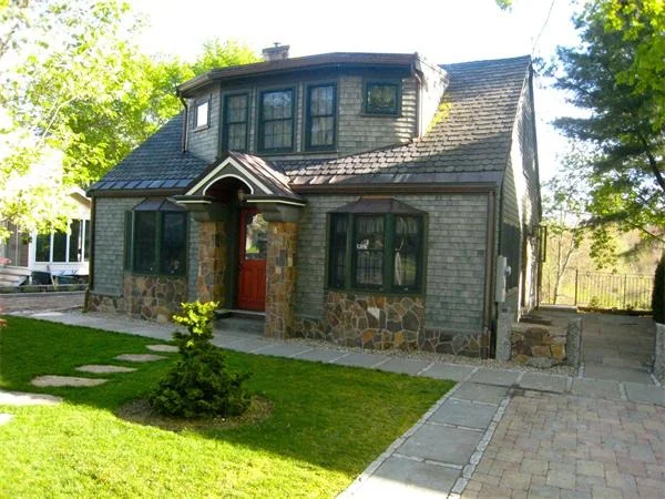 Unit for sale at 9 Cole St, Beverly, MA 01915