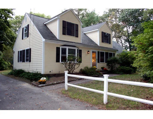 Unit for sale at 17 Glen Rd, Wayland, MA 01778