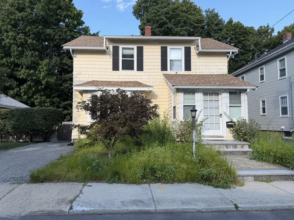 Unit for sale at 17 Russell Rd, Winchester, MA 01890