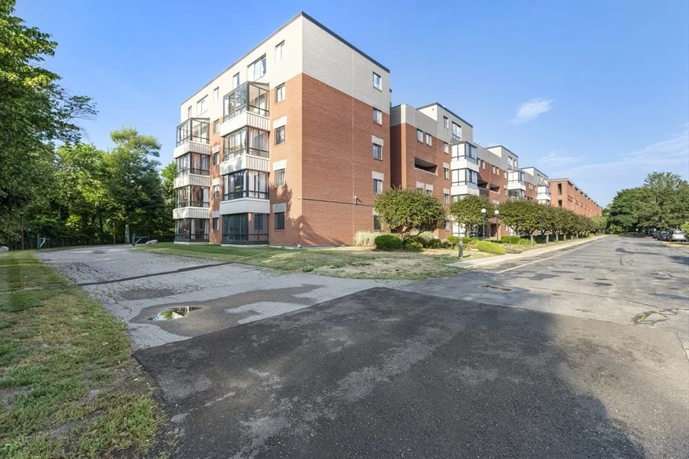 Unit for sale at 96 Old Colony Ave, Taunton, MA 02718