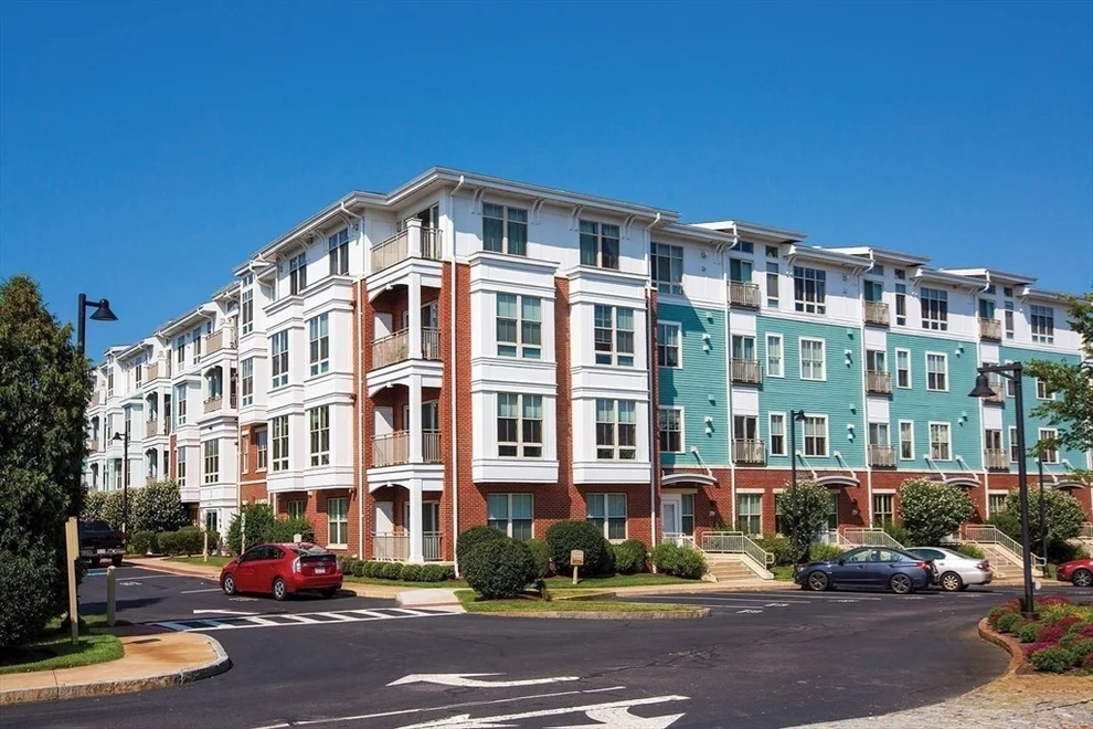 Unit for sale at 5 Repton Cir, Watertown, MA 02472