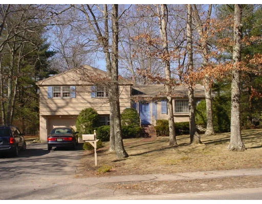 Unit for sale at 253 Oak St, Westwood, MA 02090