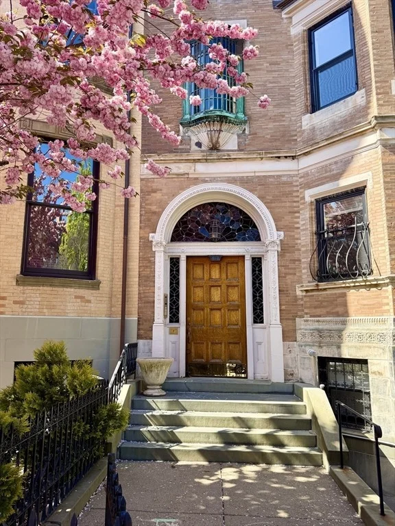 Unit for sale at 414 Beacon St, Boston, MA 02115
